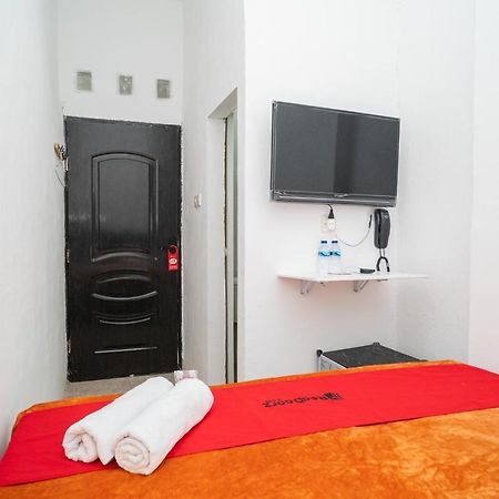 Reddoorz @ Aralia Harapan Indah Pulokendal Exterior foto