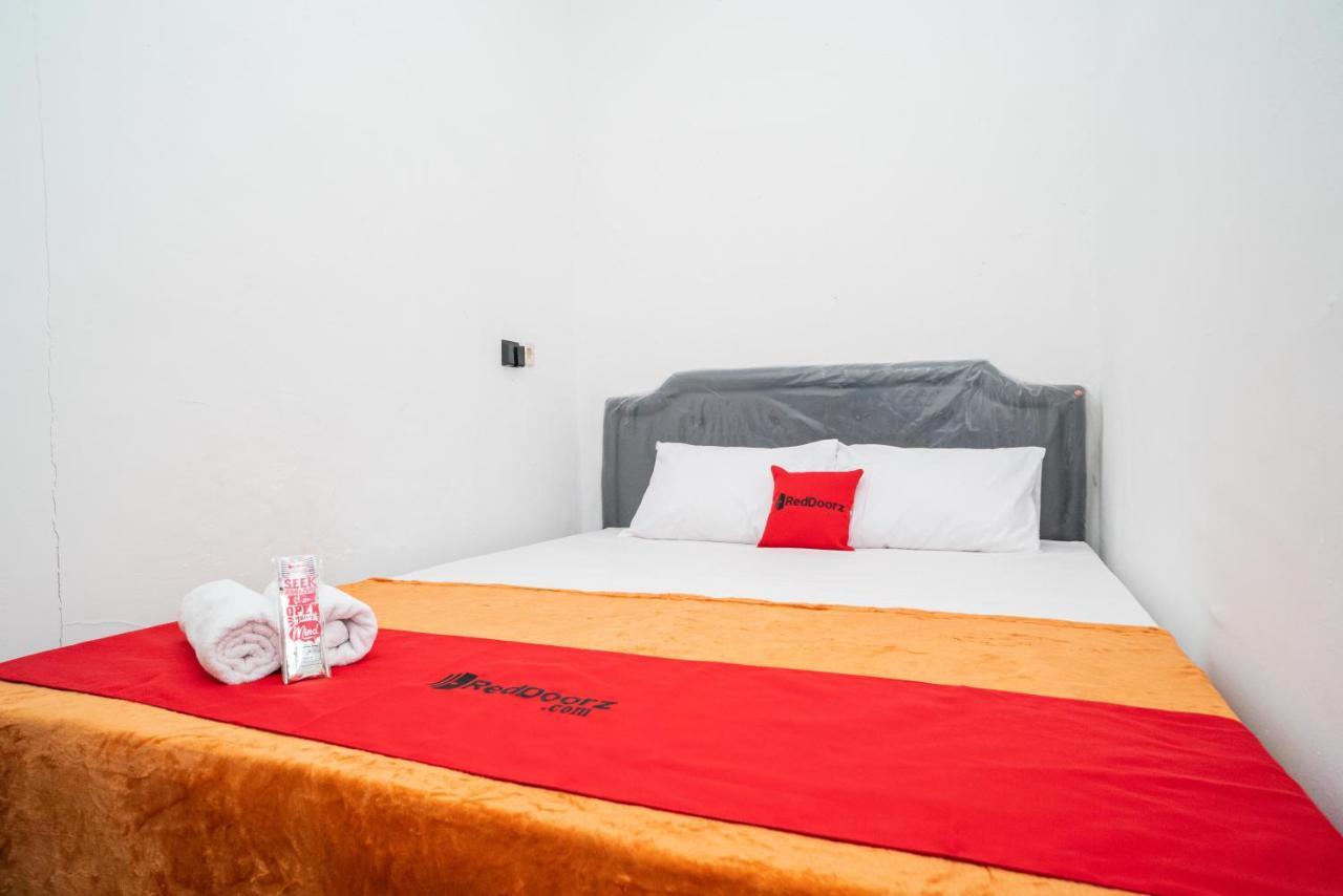 Reddoorz @ Aralia Harapan Indah Pulokendal Exterior foto
