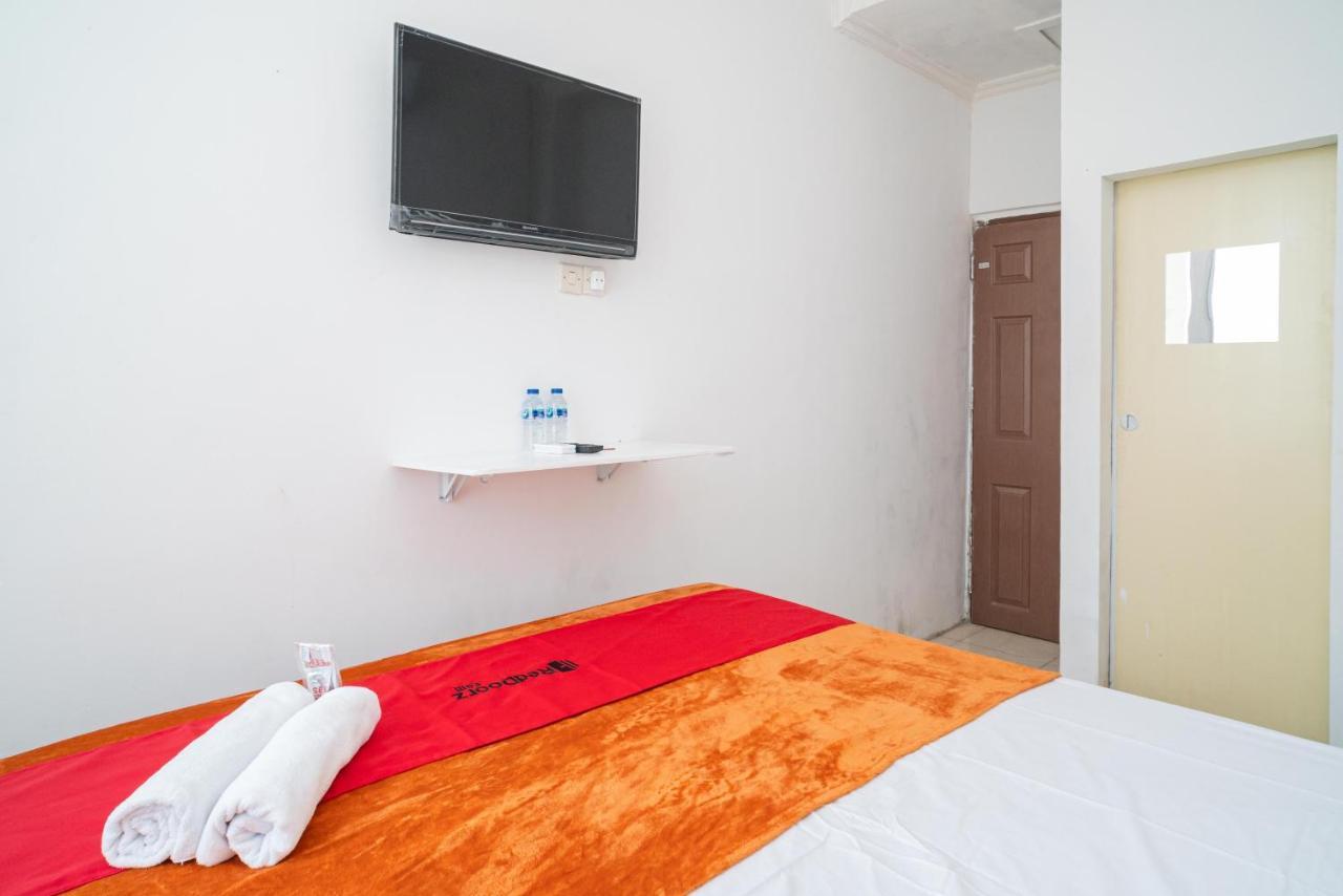 Reddoorz @ Aralia Harapan Indah Pulokendal Exterior foto