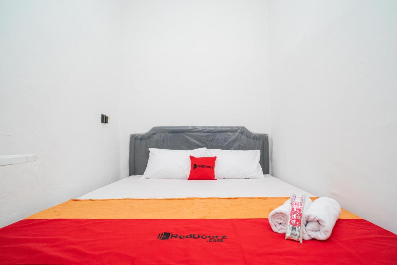 Reddoorz @ Aralia Harapan Indah Pulokendal Exterior foto