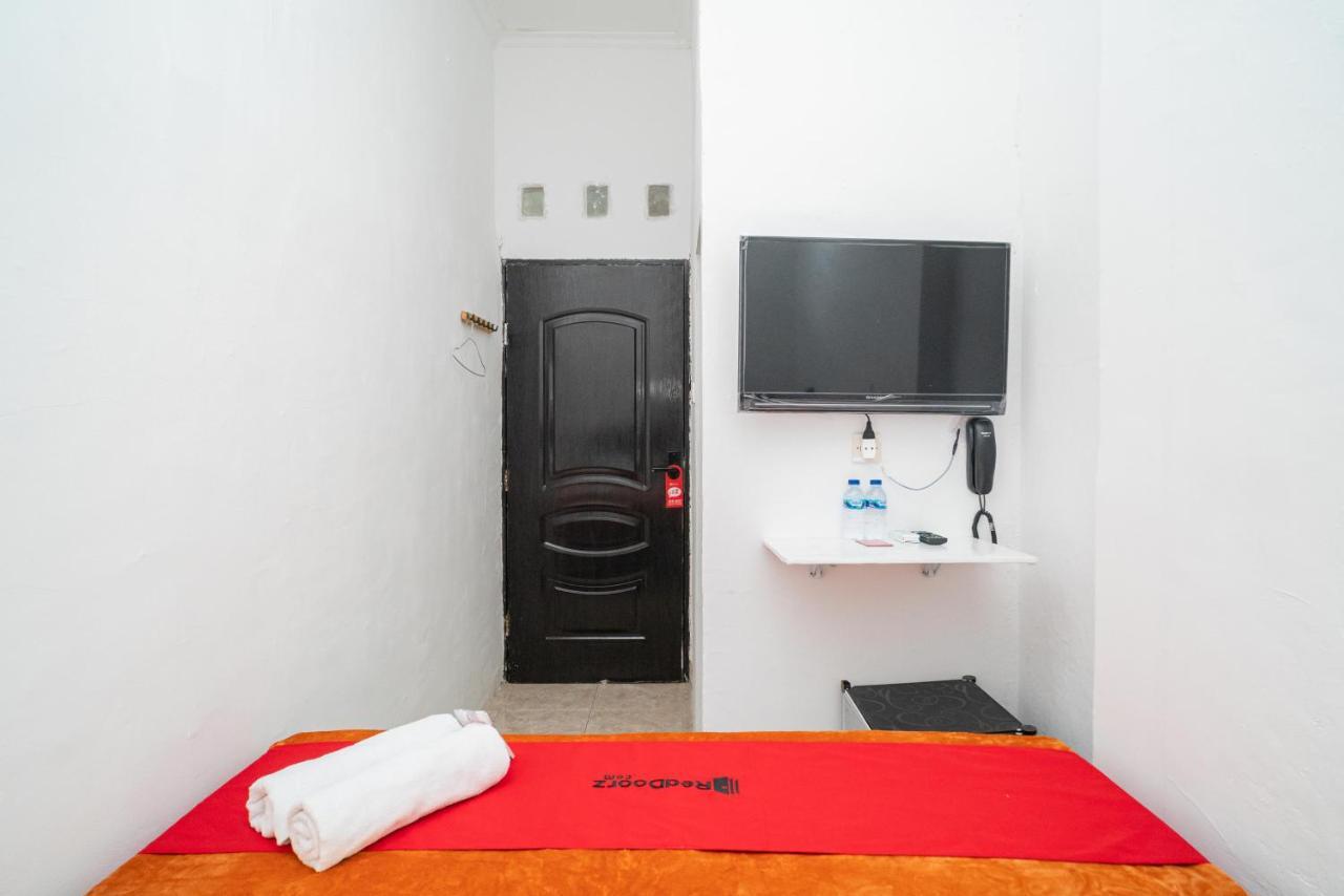 Reddoorz @ Aralia Harapan Indah Pulokendal Exterior foto