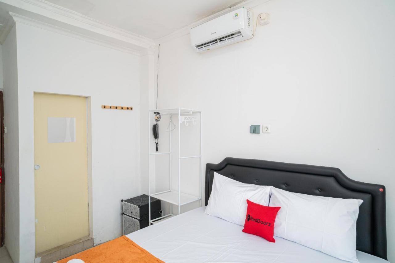 Reddoorz @ Aralia Harapan Indah Pulokendal Exterior foto