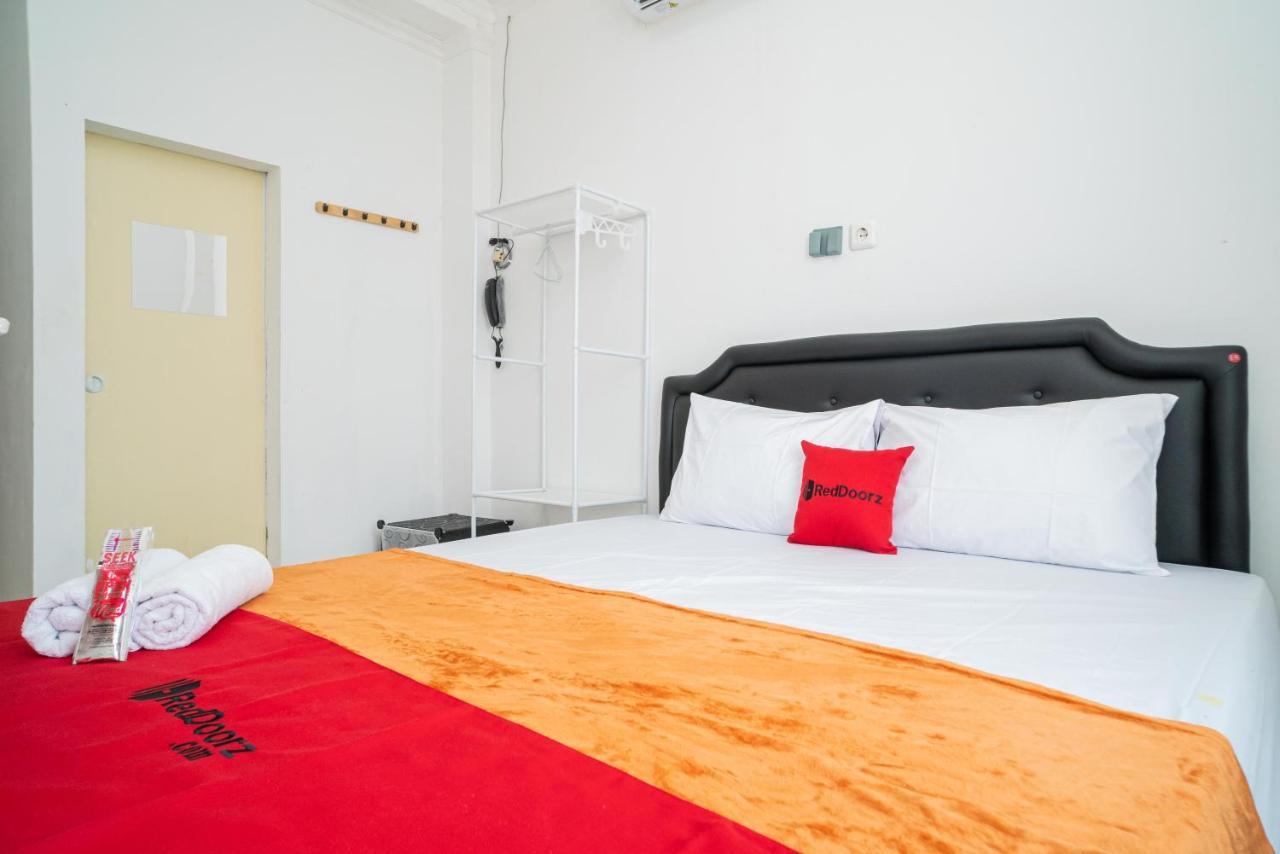 Reddoorz @ Aralia Harapan Indah Pulokendal Exterior foto