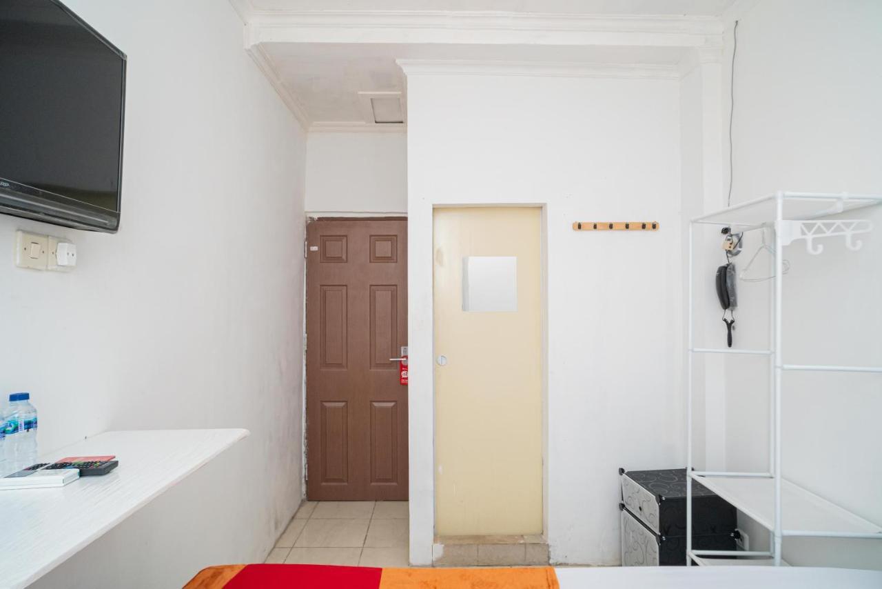 Reddoorz @ Aralia Harapan Indah Pulokendal Exterior foto