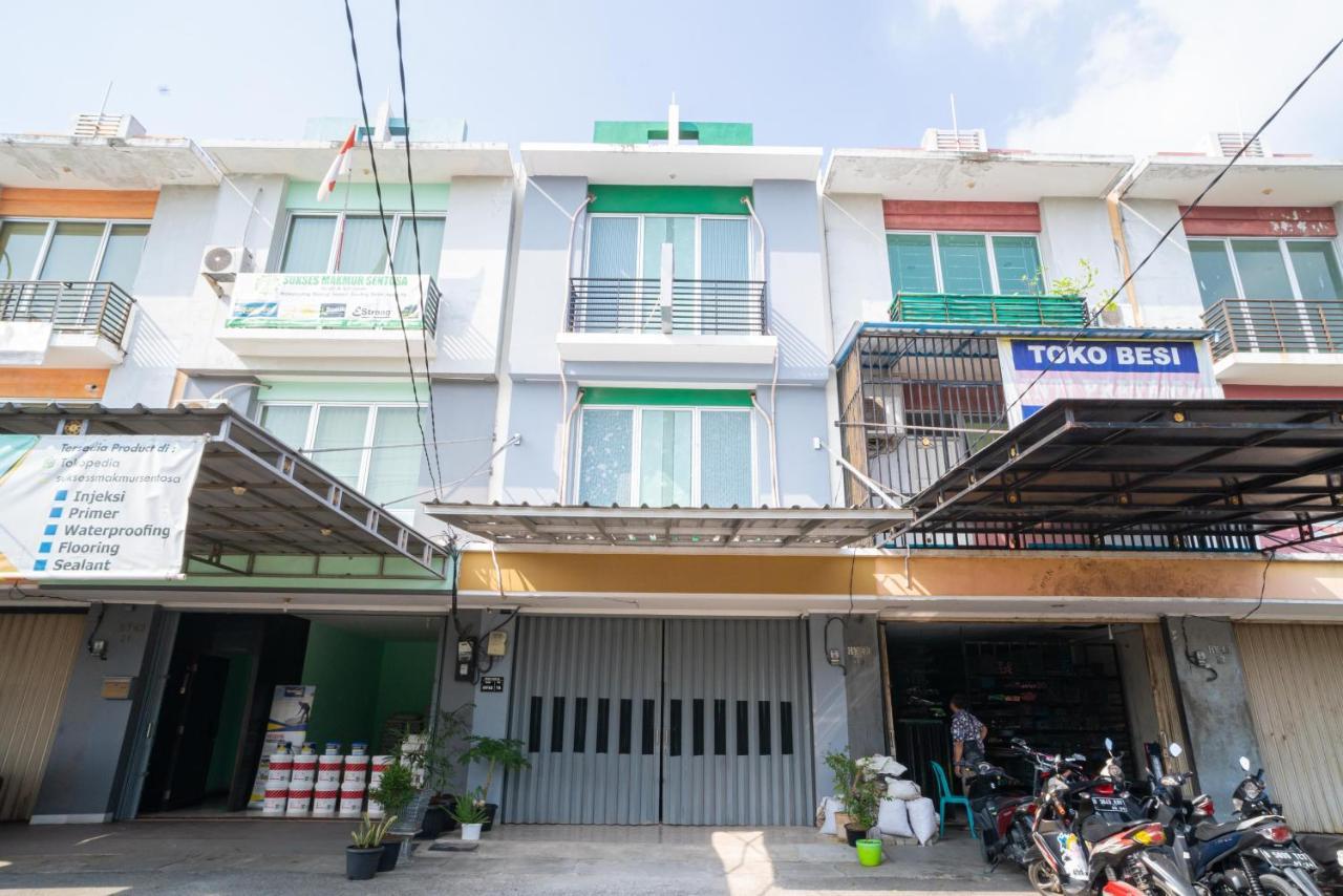 Reddoorz @ Aralia Harapan Indah Pulokendal Exterior foto
